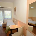 Nocleg ze śniadaniem Szarszo Panzio 4*