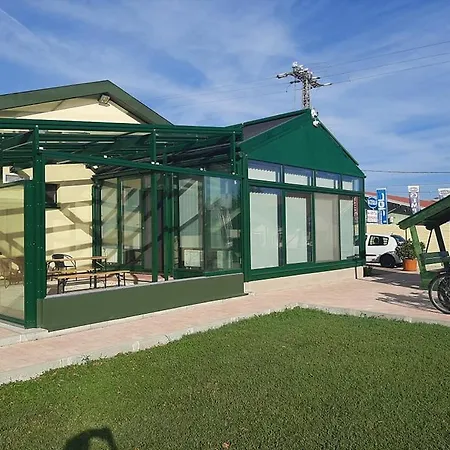 Szarszo Panzio ベッド・アンド・ブレックファスト バラトンサールソー