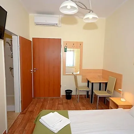 Szárszó Panzió Bed & Breakfast Balatonszarszo