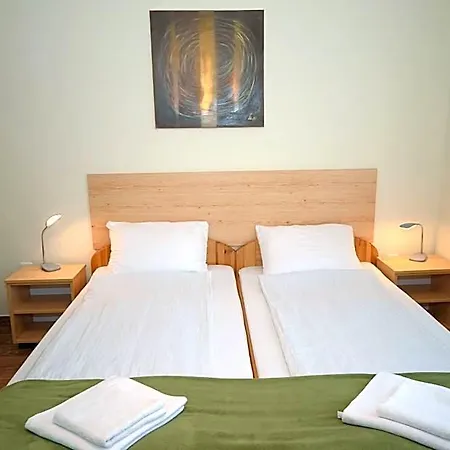 Bed & Breakfast Szárszó Panzió 3*