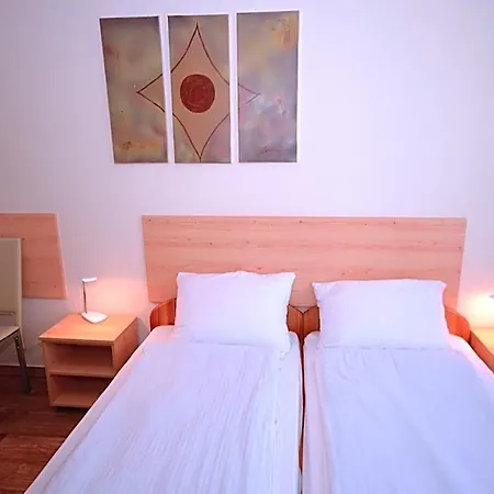 Bed & Breakfast Szárszó Panzió 3*