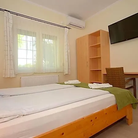 Bed & Breakfast Szárszó Panzió Balatonszarszo