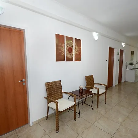 Szarszo Panzio לינה וארוחת בוקר 4*