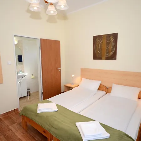 Szarszo Panzio Nocleg ze śniadaniem 3*