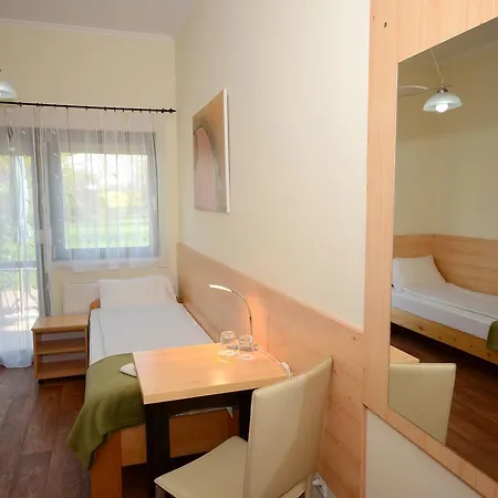 فندق مبيت وإفطار Szarszo Panzio 3*