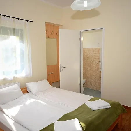 Szarszo Panzio Nocleg ze śniadaniem 3*