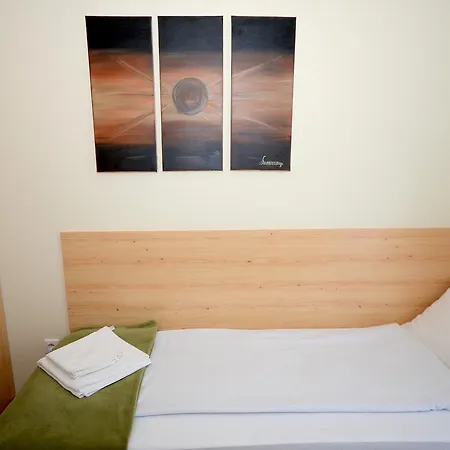Szarszo Panzio Nocleg ze śniadaniem Balatonszarszo