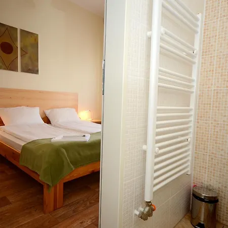 Bed & Breakfast Szarszo Panzio Balatonszarszo