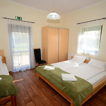 ベッド・アンド・ブレックファスト Szarszo Panzio