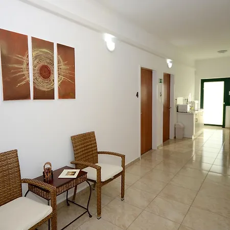 לינה וארוחת בוקר Szarszo Panzio 4*