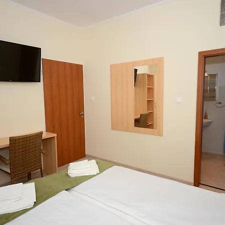 Szarszo Panzio B&B 발라톤사르소