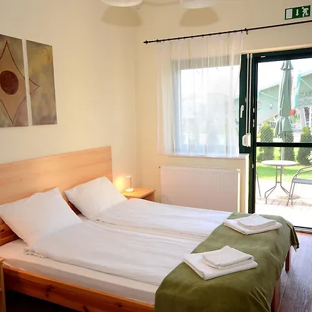 Szarszo Panzio Bed & Breakfast 2*