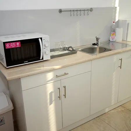 ベッド・アンド・ブレックファスト Szarszo Panzio バラトンサールソー