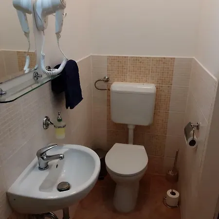 Szarszo Panzio 3* بالاتونسزارسكو