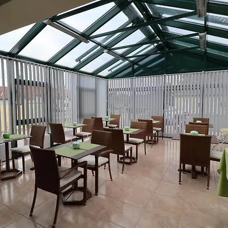 Szarszo Panzio B&B 4*