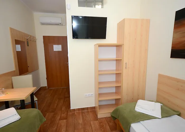 Szárszó Panzió Alojamento de Acomodação e Pequeno-almoço Balatonszarszo