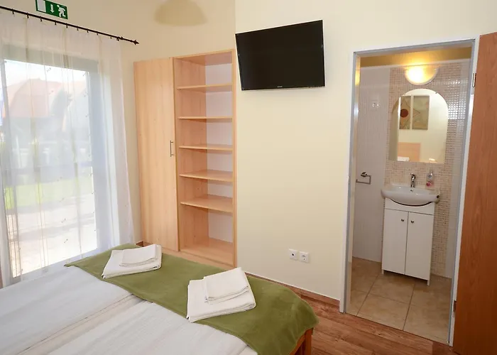 Szarszo Panzio B&B 4*