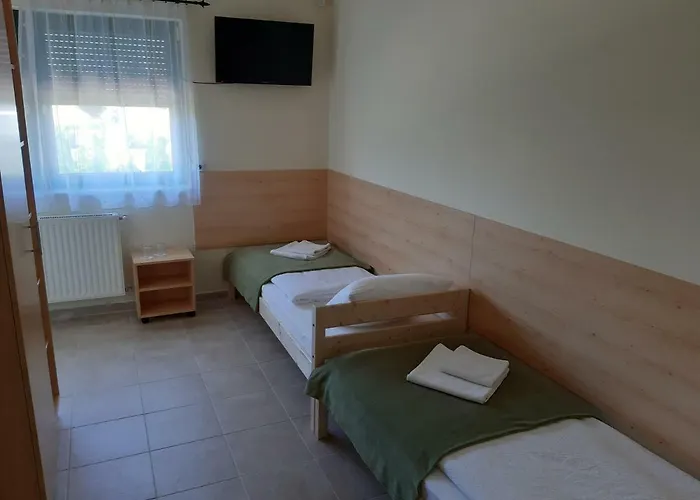 Szarszo Panzio B&B