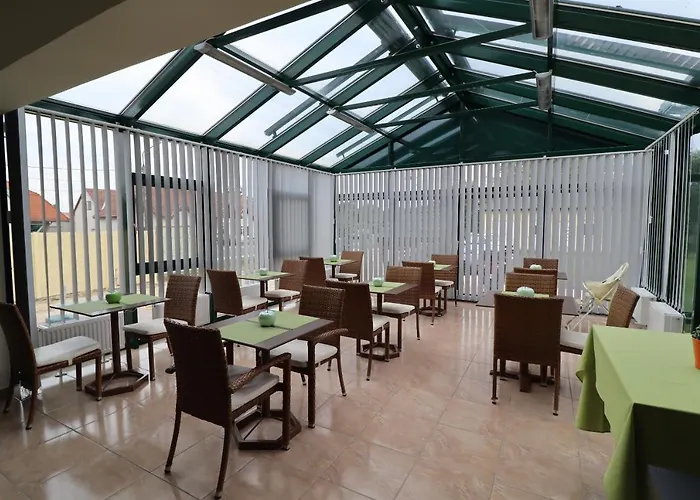 Szarszo Panzio B&B 4*
